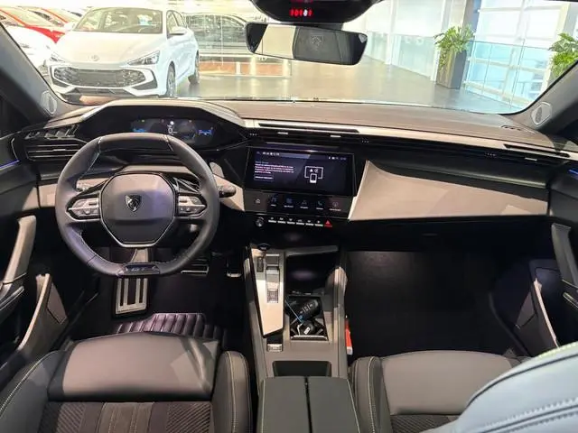 Peugeot e-308