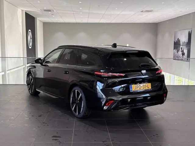 Peugeot e-308