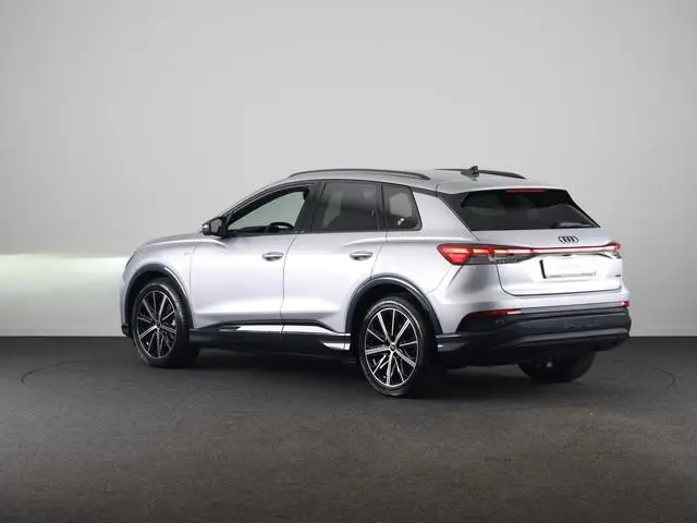 Audi Q4 e-tron 45 S edition Competition e-tron 82 kWh 286 pk Rac per augustus | Assistentiepakket pl...