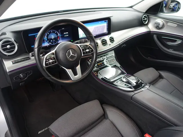 Mercedes-Benz E-klasse 200 d AMG Night Edition Aut- Schuifdak, Sfeerverlichting, 360 Camera, Xenon L...