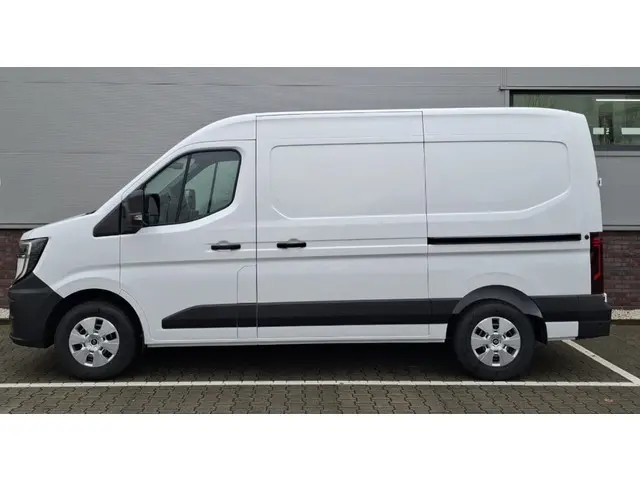 Renault Master T35 2.0 dCi 170 L2H2 Extra Laadruimte betimmering / 2 keer schuifdeur / Trekhaak / All season