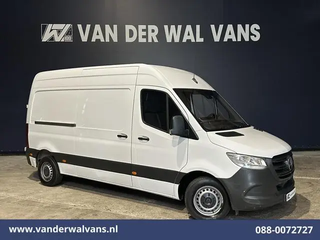 Mercedes-Benz Sprinter 214 CDI 143pk L2H2 Euro6 Airco | Camera | Apple Carplay | Chauffeursstoel And...