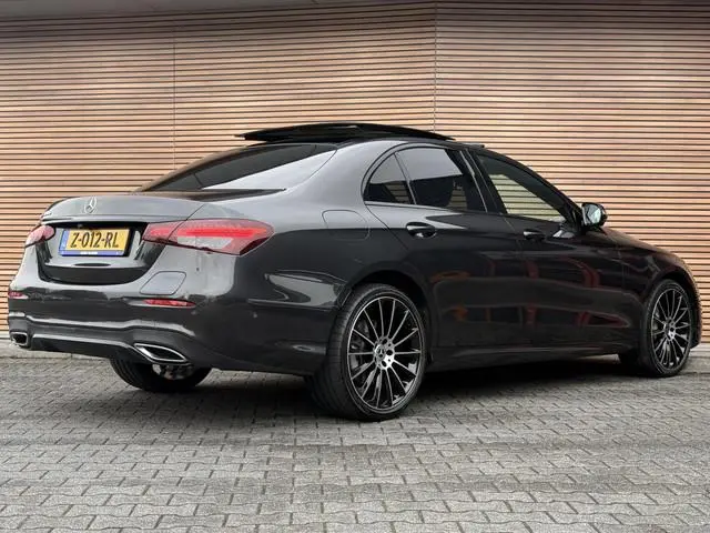 Mercedes-Benz E-klasse 300 e AMG Line Schuif-kanteldak / Rondomzicht camera