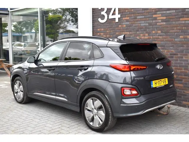 Hyundai Kona EV Fashion 64 kWh ECC LMV NAVI TREKHAAK SOH 100%