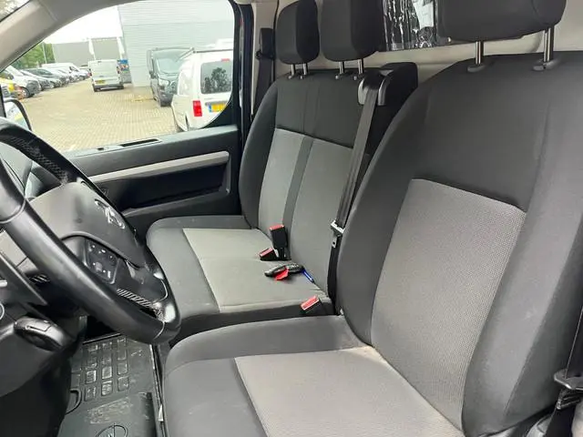 Opel Vivaro 2.0 BlueHDi 145pk L2 Automaat Airco Navigatie Camera