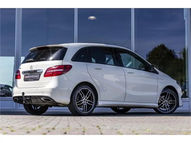 Mercedes-Benz B-klasse 180 AMG | Trekhaak | Camera | Carplay