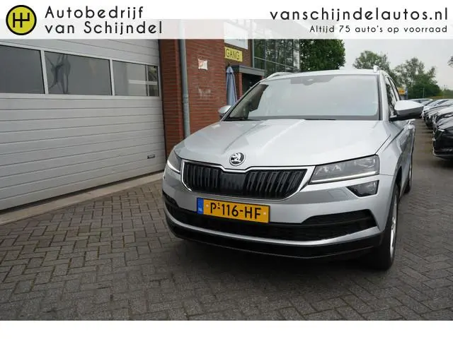 ŠKODA Karoq 1.5 TSI ACT 150PK BUSINESS EDITION PLUS ORIGINEEL NL PANORAMADAK CAMERA 4X NIEUWE BANDEN...