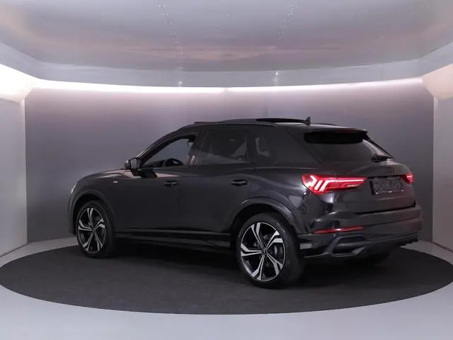 Audi Q3 45 TFSI e S edition 245 pk S-tronic | Navigatie | Panoramadak | Parkeersensoren | Achteruitr...