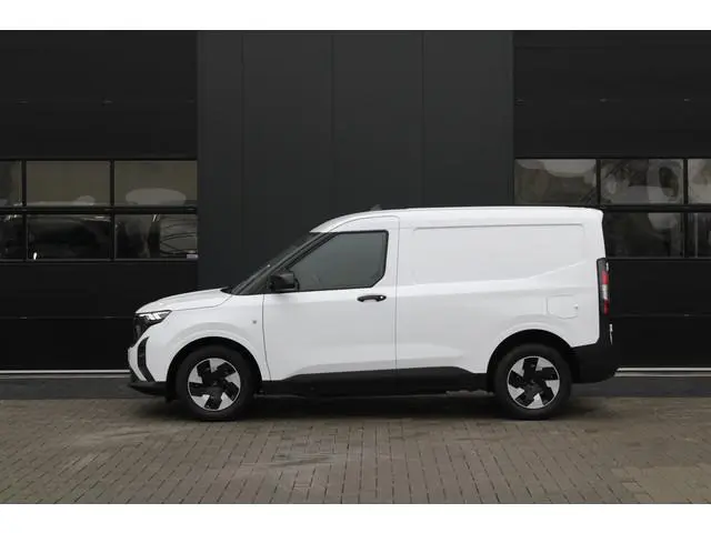 Ford E-Transit Courier