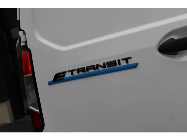 Ford E-Transit Courier
