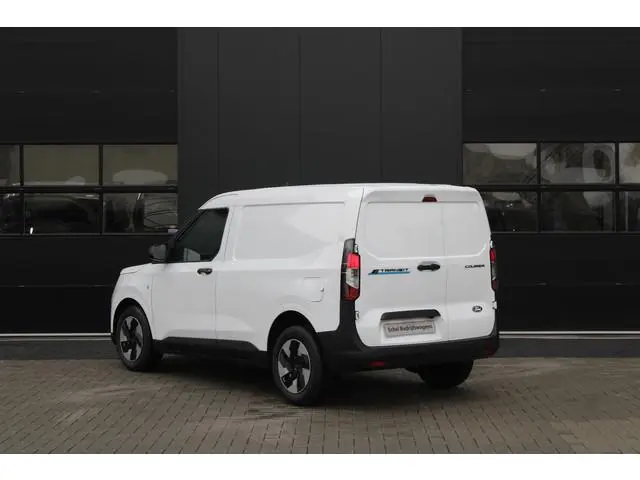 Ford E-Transit Courier