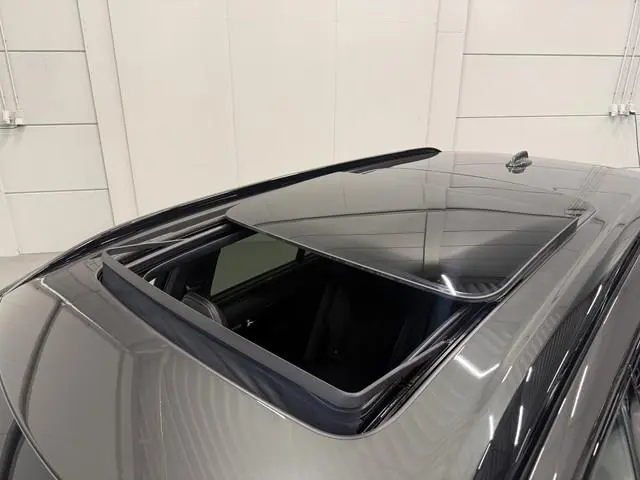 Volvo XC90 T8 Recharge AWD R-Design 49.000km/PANO/LUCHTVERING/SOH 96%/TREKHAAK/22"/HEAD-UP/H&K/LEER-...