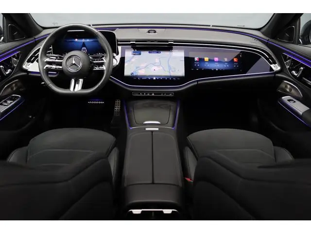 Mercedes-Benz E-klasse 400 e 4MATIC AMG Line | Luchtvering | Achterasbesturing | Hyperscreen | Distr...