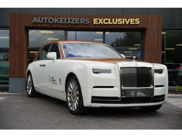 Rolls-Royce Phantom 6.7 V12 Starlight Headliner Rear Theatre Individual Rear Seats 22-Inch Polished...