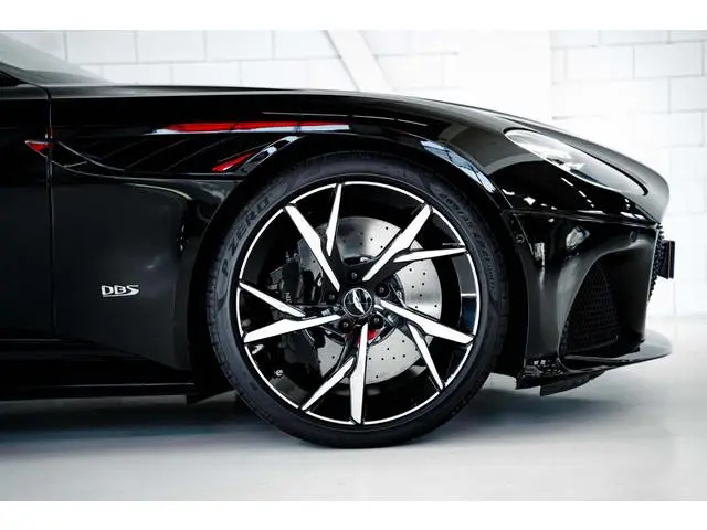 Aston Martin DBS