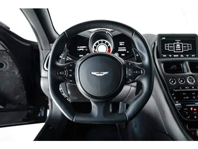 Aston Martin DBS