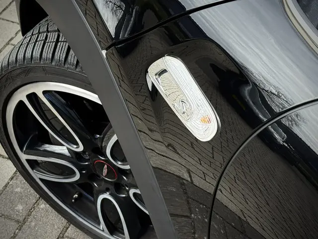 MINI Mini Cabrio 2.0 Cooper S 192 pk John Cooper Works YOURS Lederen Sportstoelen | Achteruitrijcame...