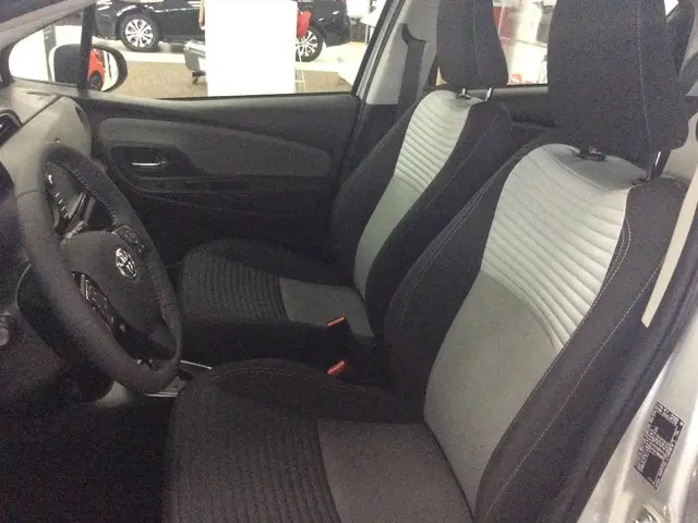 TOYOTA Yaris 1.5 Hybrid 100pk CVT Active * Direct leverbaar!