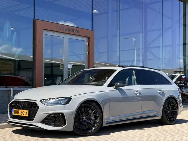 Audi A4 Avant 2.9 TFSI RS 4 quattro | B&O | 360 | Keramiek | Stoel/Stuur verwarming | Pano | HUD