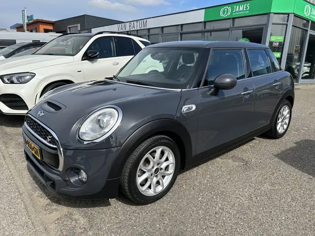 Mini Mini 2.0 Cooper S Pepper Serious Business