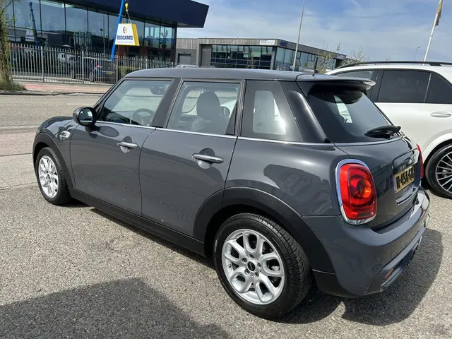 Mini Mini 2.0 Cooper S Pepper Serious Business