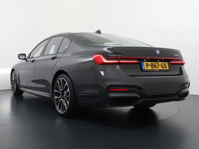 BMW 7-serie 745e High Executive M Pakket | Schuifdak | Dealer onderhouden