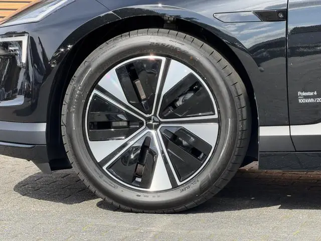 Polestar 4