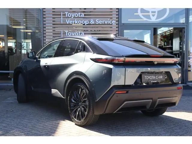 Toyota CHR +