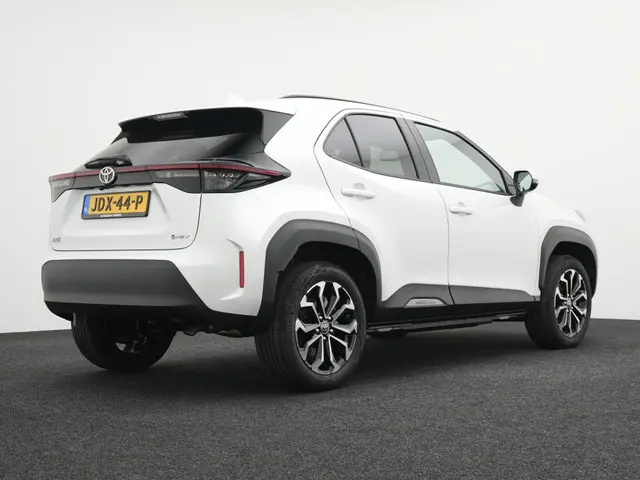 Toyota Yaris Cross 1.5 Hybrid 130PK Dynamic Winterpack | Stoelverwarming | Navi |