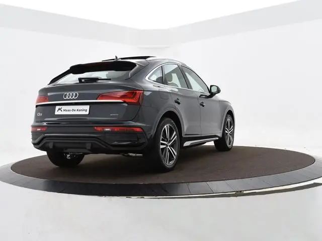 Audi Q5 Sportback 50 TFSIe 299pk Advanced Edition · Panoramadak · Luchtvering · Camera · Elek. Stoel...