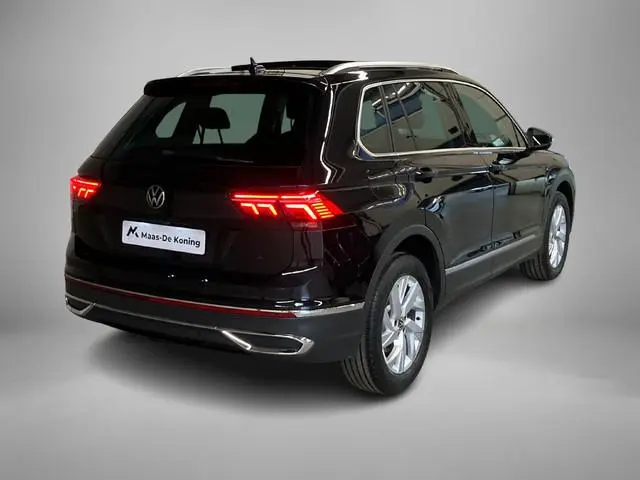 Volkswagen Tiguan 1.4TSIeHybrid 180kW/245PK Elegance DSG · Panoramadak · Camera + Parkeersensoren ·...