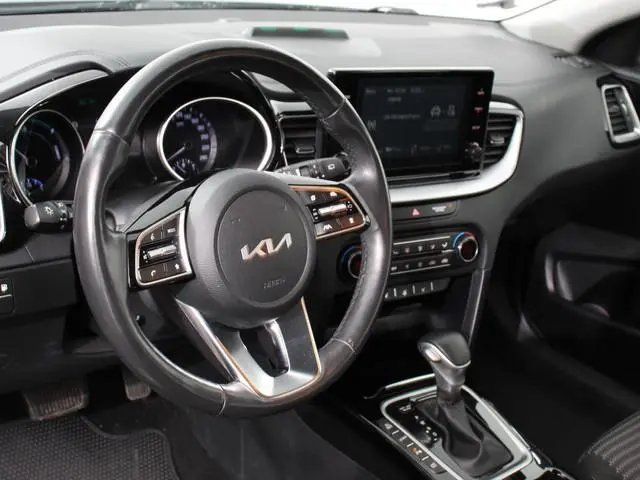 Kia Ceed Sportswagon 1.6 GDI PHEV DynamicLine Automaat Climate control Keyless Cruise control LED Pa...