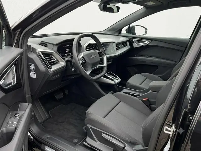 Audi Q4 e-tron 40 Launch edition Advanced 77 kWh 204pk | Navigatie | Trekhaak | Apple Carplay /- And...