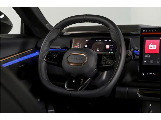 Lynk & Co 08