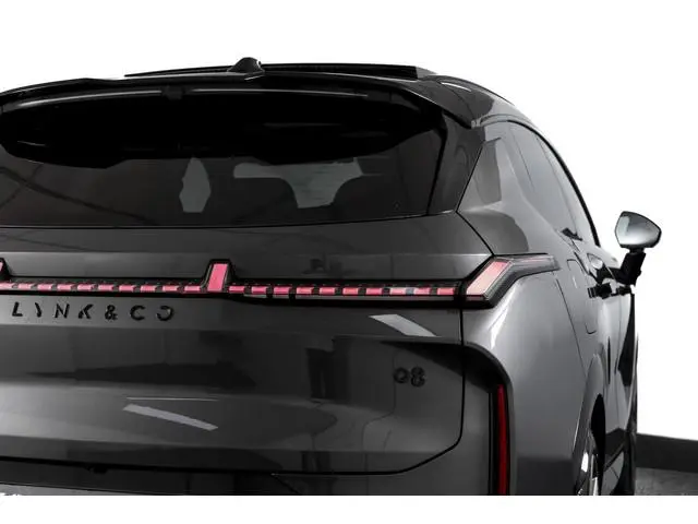 Lynk & Co 08