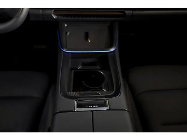Lynk & Co 08