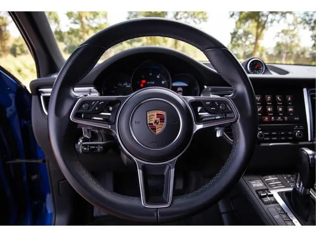 Porsche Macan 3.0 GTS , Sport-Chrono, Luchtvering, Trekhaak, Panoramadak, Stoel/stuurverwarming,