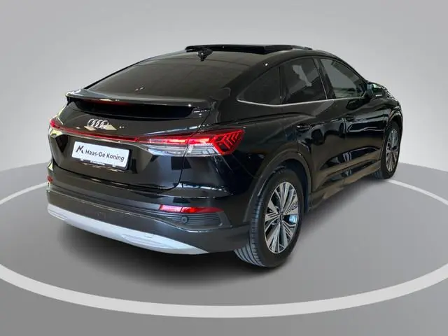 Audi Q4 Sportback e-tron 40 Advanced 150kW/204PK 82 kWh · Panoramadak · Trekhaak · Stoelverwarming ·...