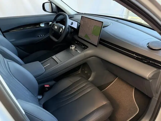 Geely E5