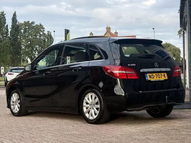 Mercedes-Benz B-klasse 180 Lease Edition Plus. | AUTOMAAT | PANO | TREKHAAK | CAMERA | NAVI | CRUISE...