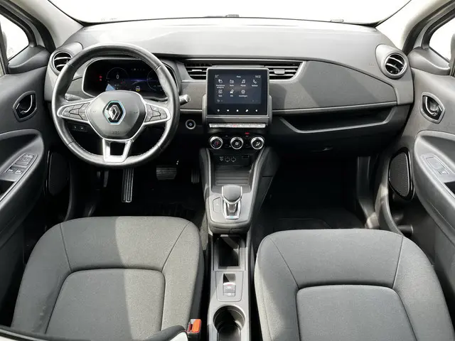 Renault ZOE E-TECH ELECTRIC R110 Life 41 kWh (AccuHuur) / Stoelverw. / Stuurverw. / Apple Carplay -...