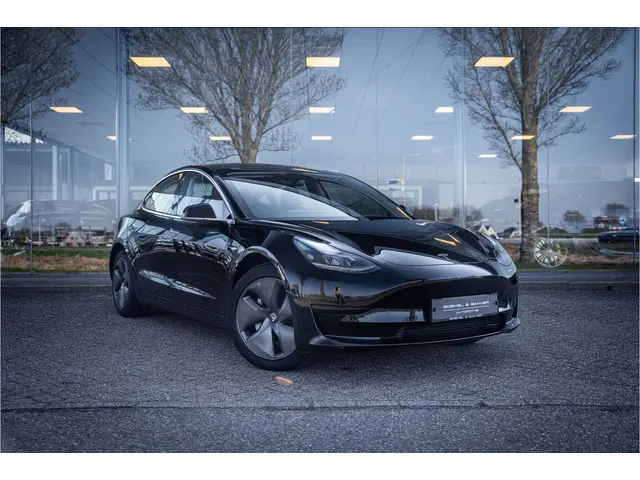 Tesla Model 3 Standard RWD Plus 60 kWh ** Autopilot ** SOH 88,6% ** Trekhaak