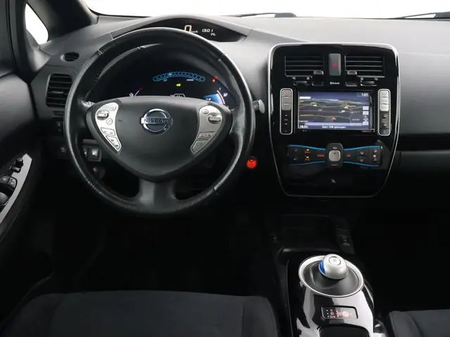 Nissan LEAF ACENTA 24 KWH INCL. ACCU + STANDKACHEL | STOEL/STUURWIELVERW. | CAMERA | NAVIGATIE