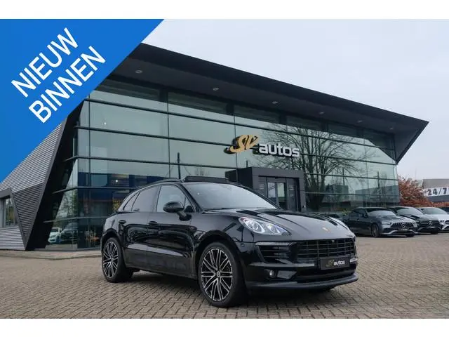 Porsche Macan 2.0 T 252pk Panoramadak Luchtvering Sport chrono 18-weg Sportstoelen Trekhaak elektris...