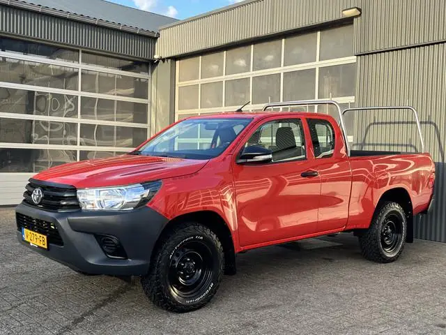 Toyota HiLux 2.4 D-4D-F Xtra Cab Cool Comfort Airco Trekhaak 3500kg trekgewicht Telefoonverbinding P...