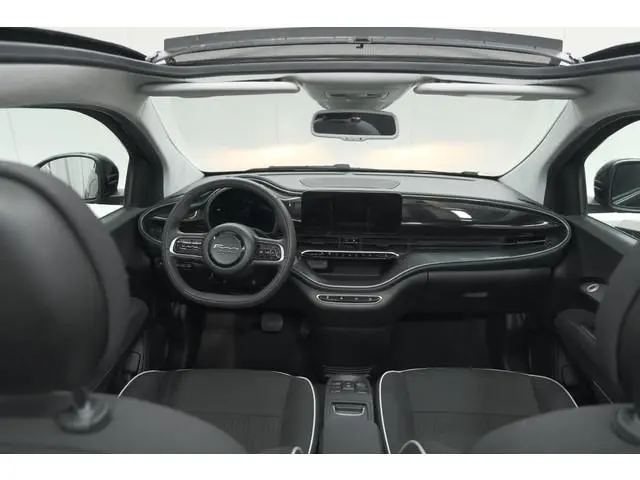 Fiat 500 C Icon 42 kWh | 95,7% SOH | Convenience Pack | Camera | Dodehoekdetectie | Stoelverwarming