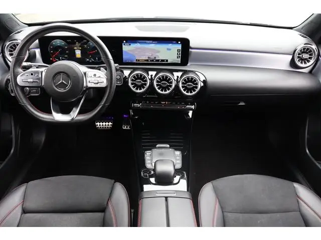 Mercedes-Benz A-klasse 180 Business Solution AMG 1e Eigenaar | Volledig Onderh | BTW | NAP | Widescr...