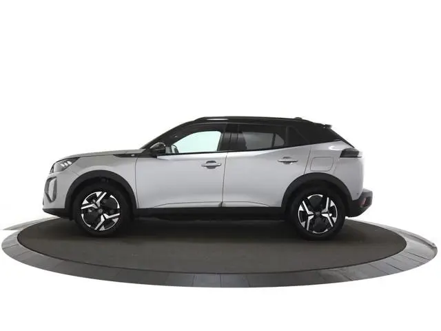 Peugeot e-2008 EV GT Avantage 54 kWh Navigatie / 360 Camera / Lage km stand
