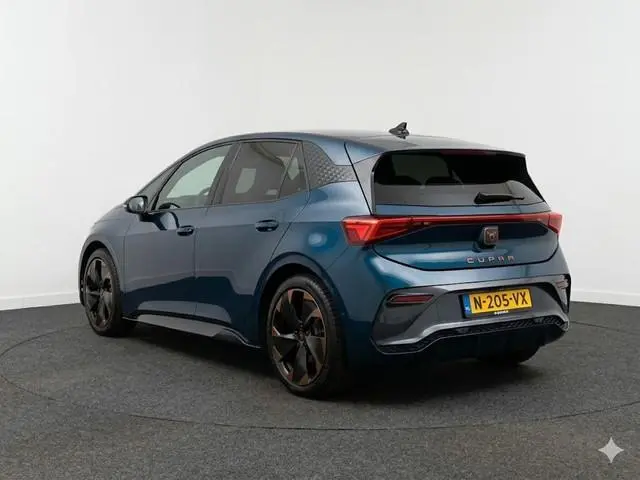 CUPRA Born Performance One 62 kWh 204pk | Navigatie | Parkeercamera | Elektrisch verstelbare voorsto...
