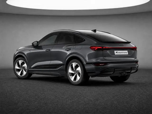 Audi Q6 Sportback e-tron S edition 83 kWh 252 PK · Glazen panoramadak · Trekhaak elek. wegklapbaar ·...